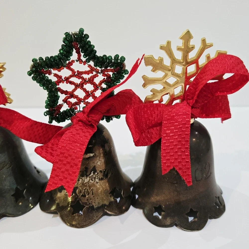 Lot Of 9 Vintage International Silverplate Co. Silver Plated Bells Christmas